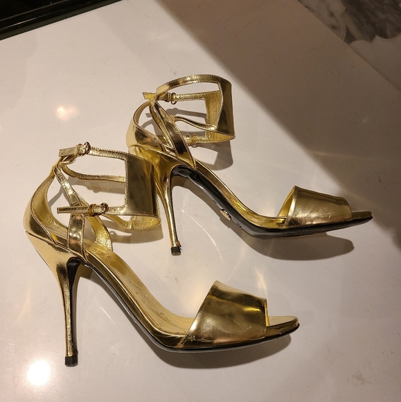 Gucci Metallic Gold Leather Sandals with Ankle Strap 10B - Picture 3 of 15